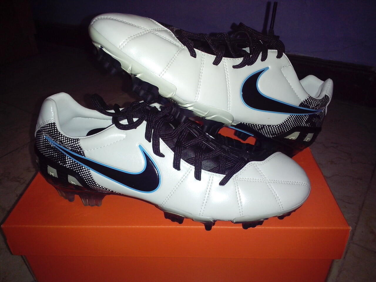 nike t9 lasers