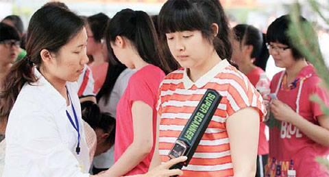 China Melarang Penggunaan Bra Saat Ujian