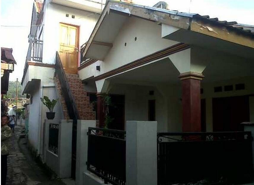 RUMAH 2 LANTAI AREA UNJANI