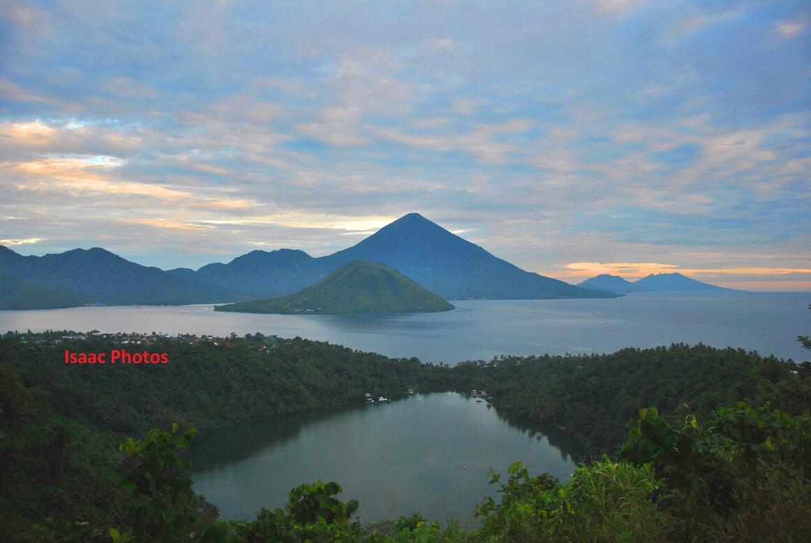 Keindahan Alam  Ternate Island surga yang ada di Indonesia 
