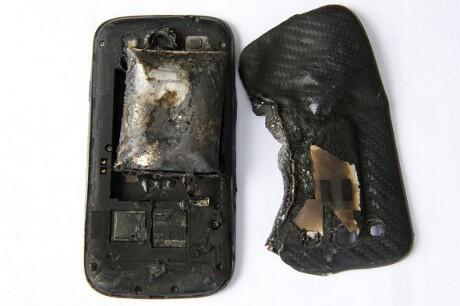 Duarr!! Galaxy S III Meledak, Paha Gadis Muda Terluka