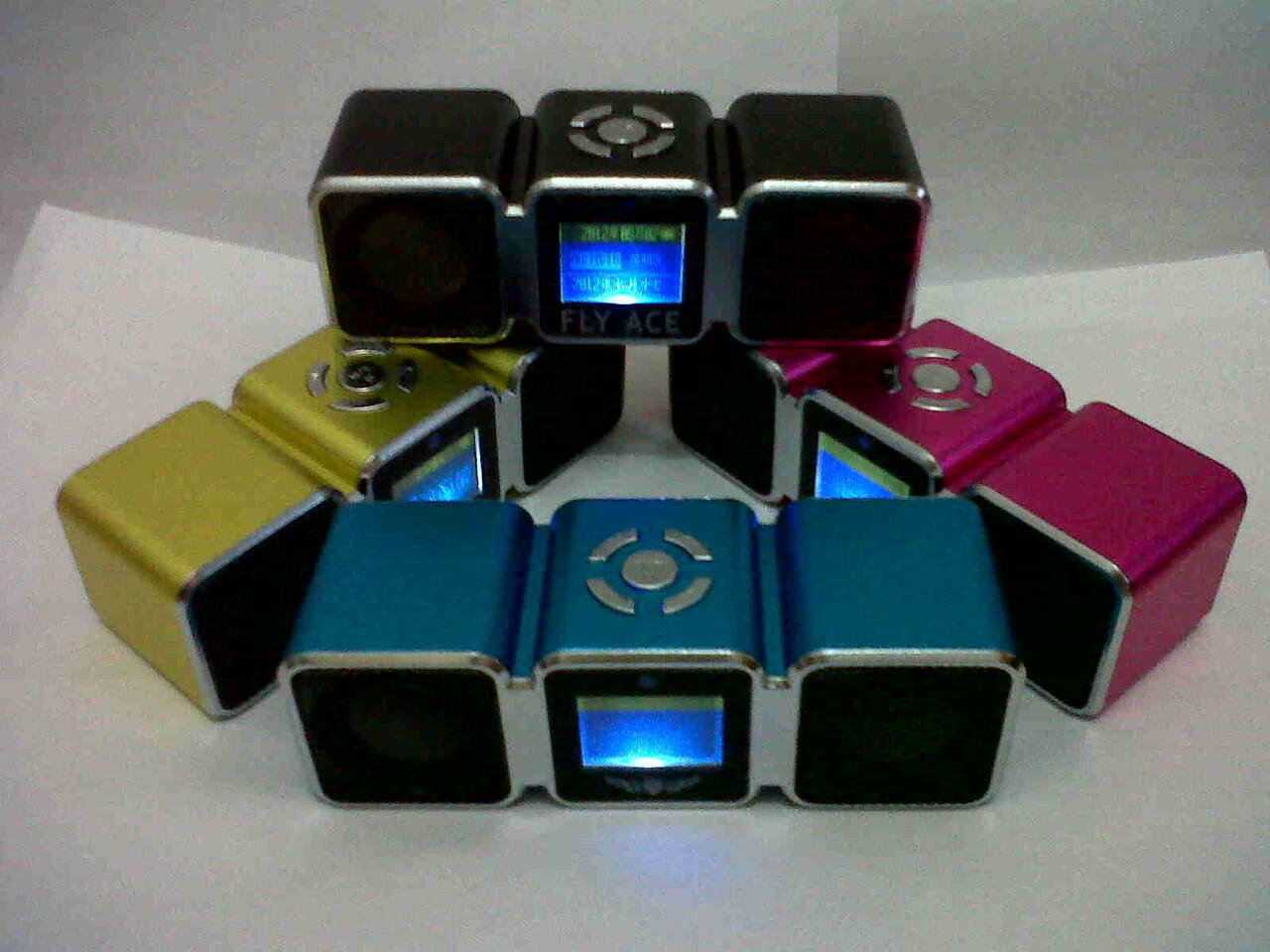 Speaker Portable dengan bentuk UNIK