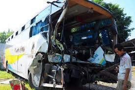 TEMPAT DUDUK TRAMAN DI DALAM BUS