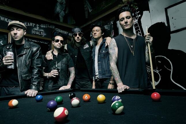 Avenged Sevenfold Hail To The King &#91;New Album 2013&#93;