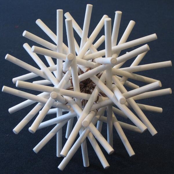 Zachary Abel sang pembuat Mathematical Sculptures