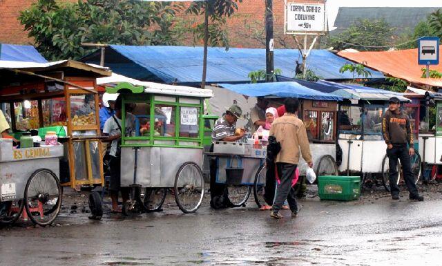 Tempat ngabuburit populer di beberapa kota di Indonesia