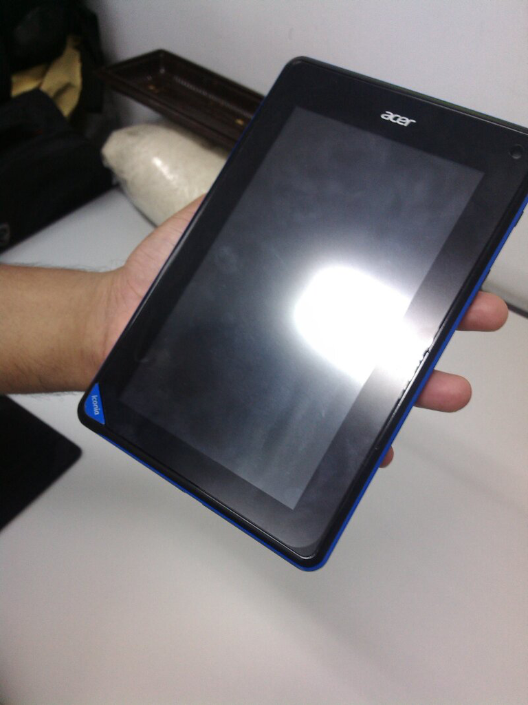 jual (BU) i tab acer tipe iconia B1, barang masih gres/baru.