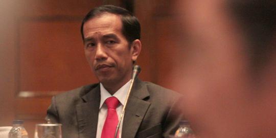 Sutan Bhatoegana Yakin Popularitas Jokowi Redup 8 Bulan Lagi !