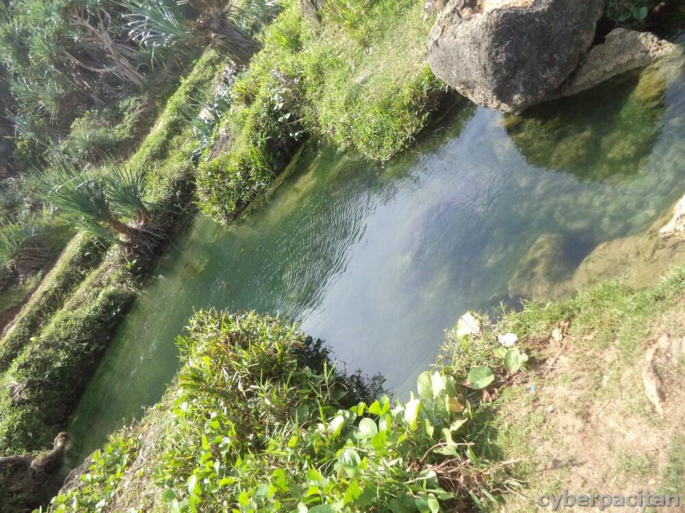 Indahnya Pantai Banyu Tibo, nyesel gak mampir. Lagi-lagi kota PACITAN gan