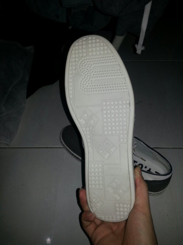 WTS Sepatu 2401 white/khaki