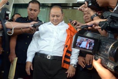 Politisi Senior PDIP Izedrik Emir Moeis &#91;JUGA&#93; ditahan penyidik KPK
