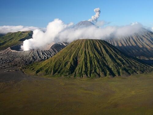 Upacara Yadnya Kasada di Gunung Bromo