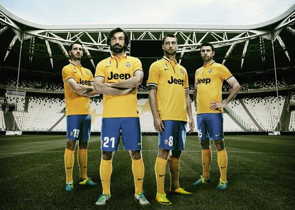 Jersey Away Juventus 2013/2014 Mirip Karakter Film Gan