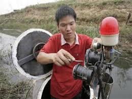 Gokil sob !! buat kapal selam sendiri !!!