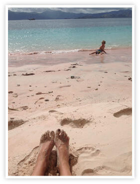 KEREN::FOTO2 liburan GWYNETH PALTROW di INDONESIA