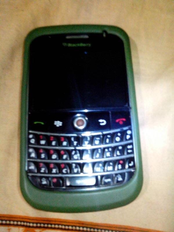 WTS Blackberry 9000 aka BB Bold Lengkap...Solo