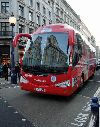 &#91;Update&#93; Foto-Foto Bus Tim Sepak Bola Dunia