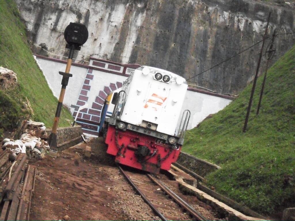 10 Terowongan Kereta Api Terpanjang di Dunia