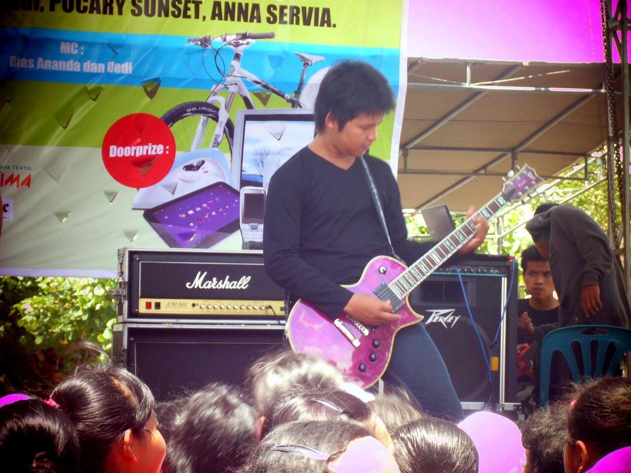 Post a Pic of You Playing Your Musical Instrument! 