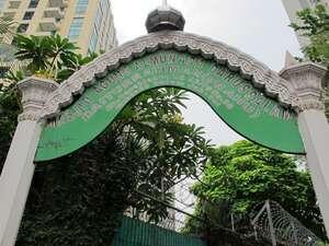 Masjid Berperahu di tengah kota jakarta