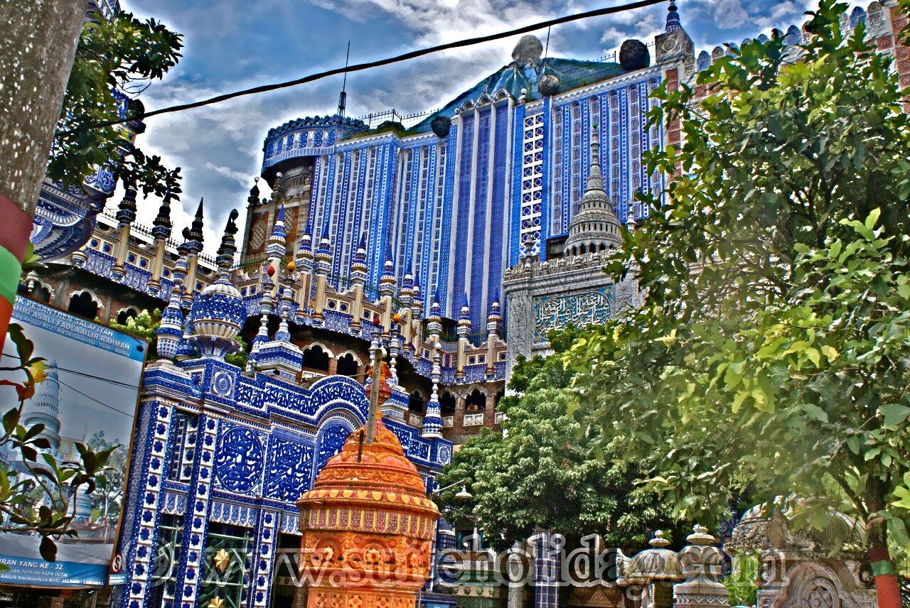 Masjid tiban di malang yang unil