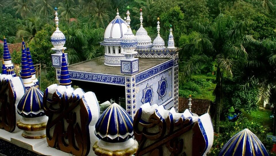 Masjid tiban di malang yang unil