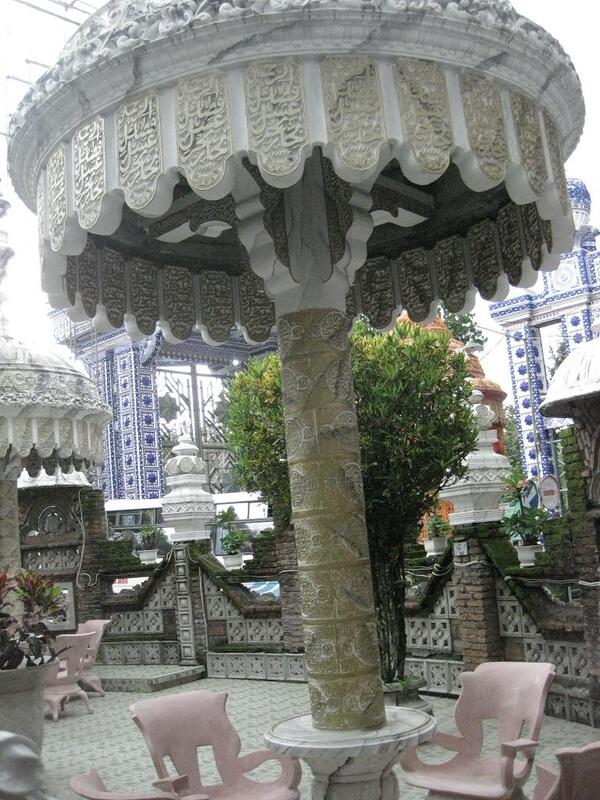 Masjid tiban di malang yang unil