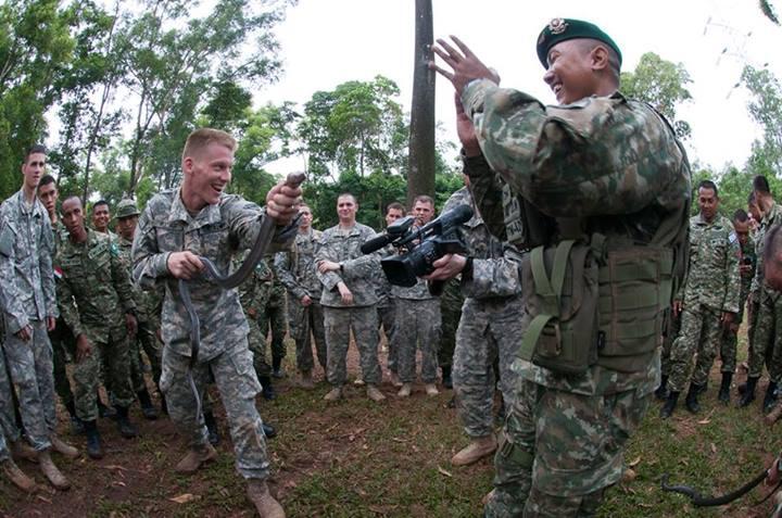 Tentara amrik latihan Jungle Survival di indonesia (pic)