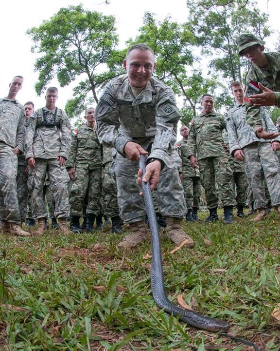 Tentara amrik latihan Jungle Survival di indonesia (pic)