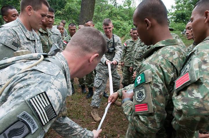 Tentara amrik latihan Jungle Survival di indonesia (pic)