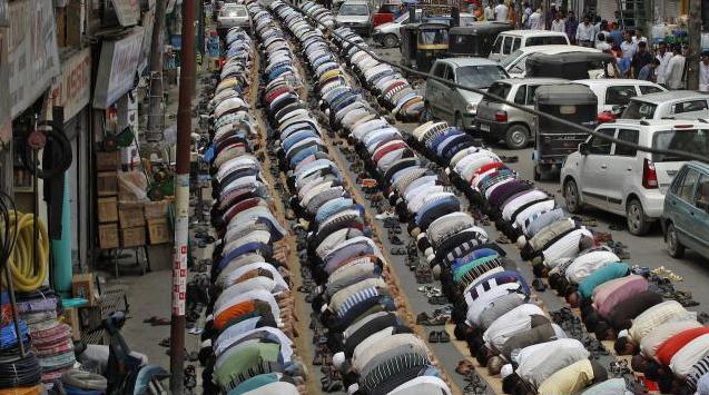 PIC Keindahan sujud di bulan Ramadan