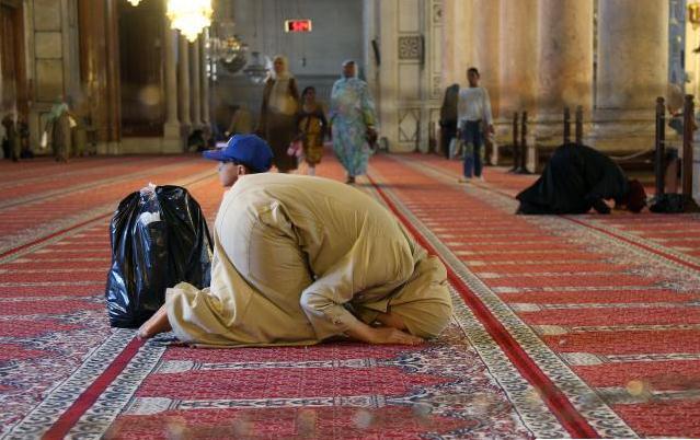 PIC Keindahan sujud di bulan Ramadan