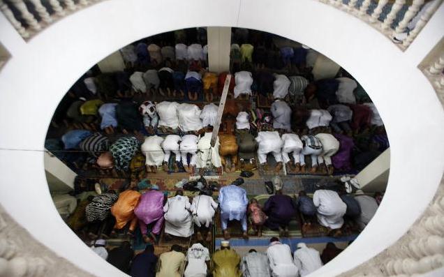PIC Keindahan sujud di bulan Ramadan