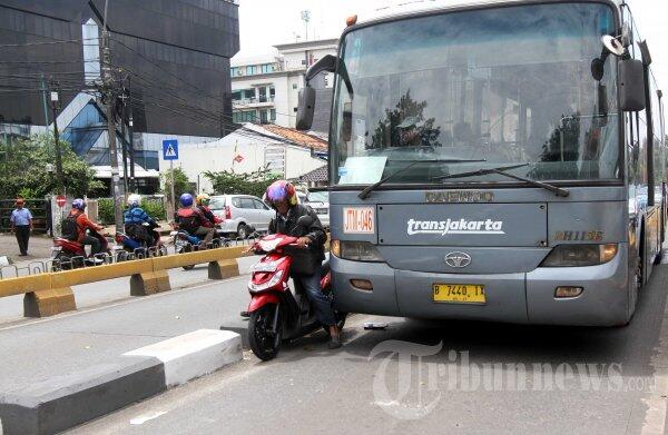 Fenomena Jalan Raya di Jakarta: