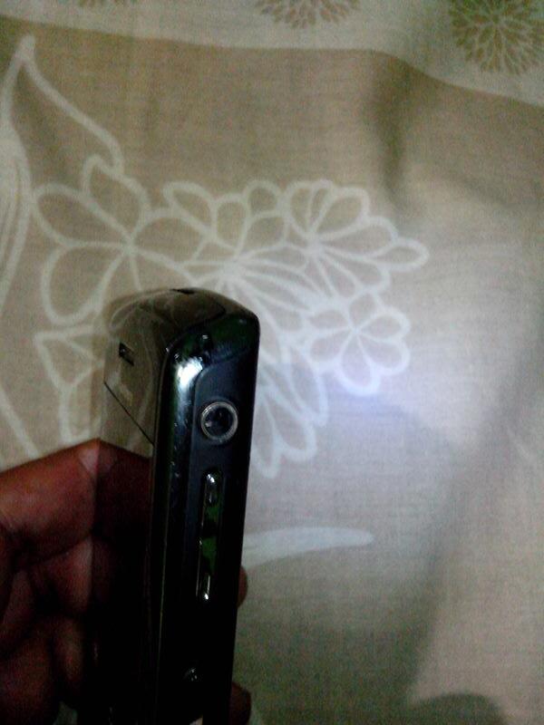 WTS Blackberry 9650 aka BB Essex Edisi Tanpa Kamera Batangan..Solo