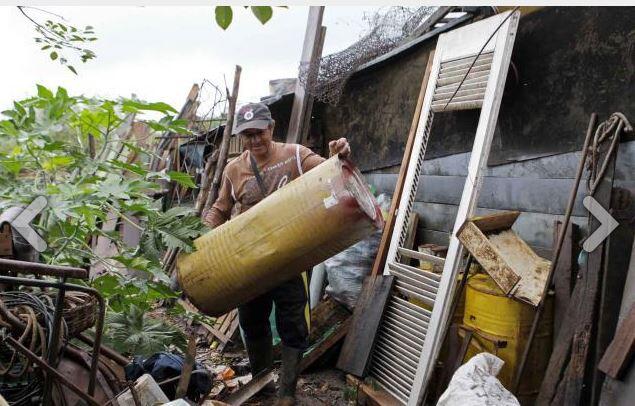 Kelompok orkestra ini menggunakan semua alat musik dari sampah