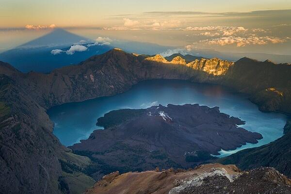 Danau Segara Anak: Surga Kecil bagi Para Pendaki Rinjani