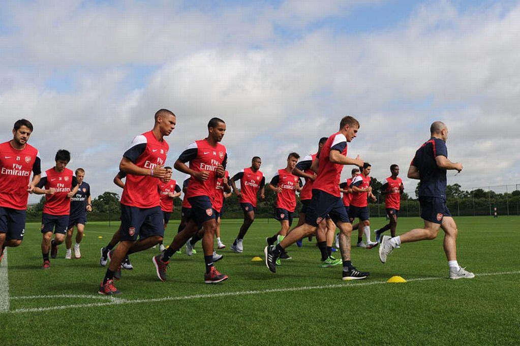 ## PRE-ORDER ARSENAL AUTHENTIC N98 JACKET and JERSEY TRAINING ARSENAL 2013/2014 ##