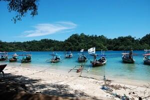 Pantai Sendang Biru