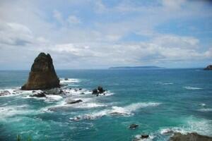 Pantai Watu Ulo
