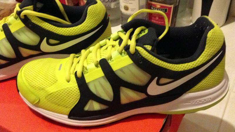 FS : NIKE ZOOM ELITE+ size 9
