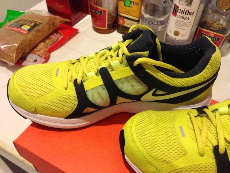 FS : NIKE ZOOM ELITE+ size 9