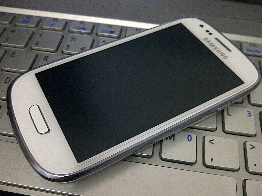 (Jual) Samsung Galaxy S3 Mini I8190 Marble White Semarang Baru pakai 2 bulan