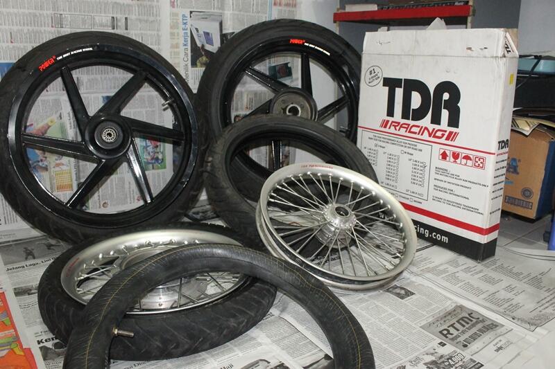Terjual velg tdr 14" dan velg power tapak lebar for v 