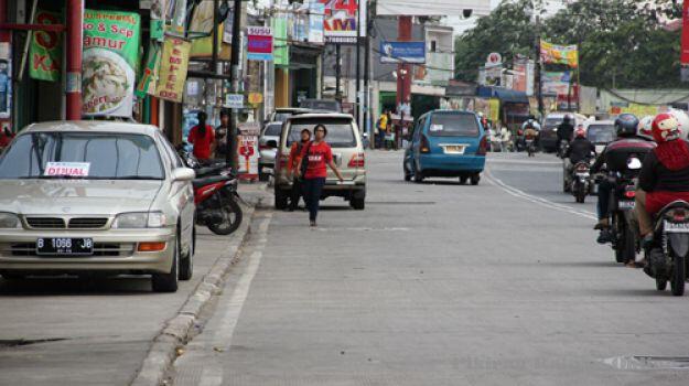 Jungkir Balik Fungsi Trotoar