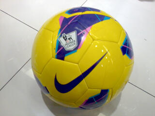 WTS Sarung tangan kiper ORIGINAL & BNIB 100% SUPER MURAH Cuma 99rb Umbro, Specs DLL