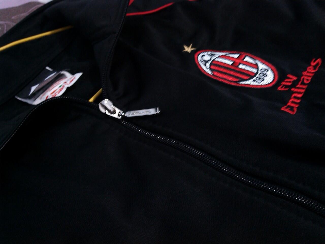 WTS: Jaket AC Milan KW Lokal 2nd Kondisi 95%. Masuk gan !!