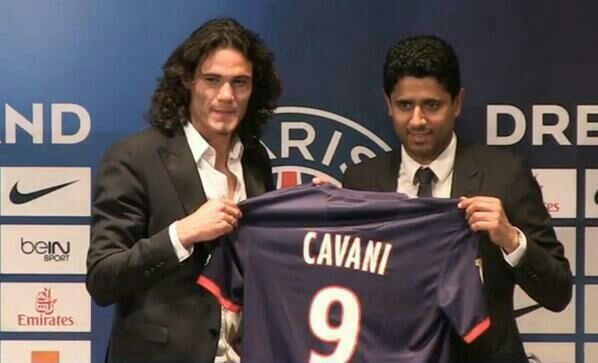 &#91;HOT NEWS&#93; Cavani Resmi Hijrah ke Paris Saint Germain