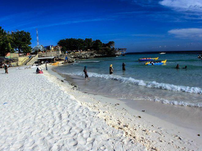 Foto-Foto Menakjubkan Wisata Pantai Paling Eksotis di Indonesia