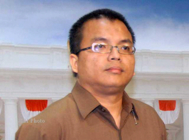 prahara LP tanjung gusta (nonton ILC malam ini gan.... masih muter tuh...